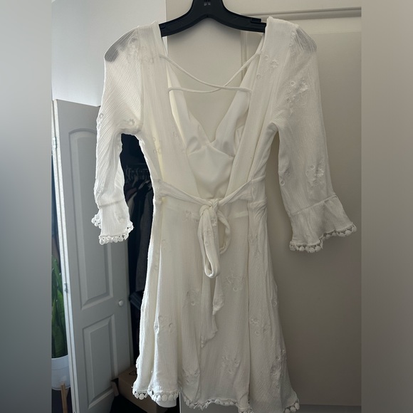 White summer dress - Picture 4 of 8